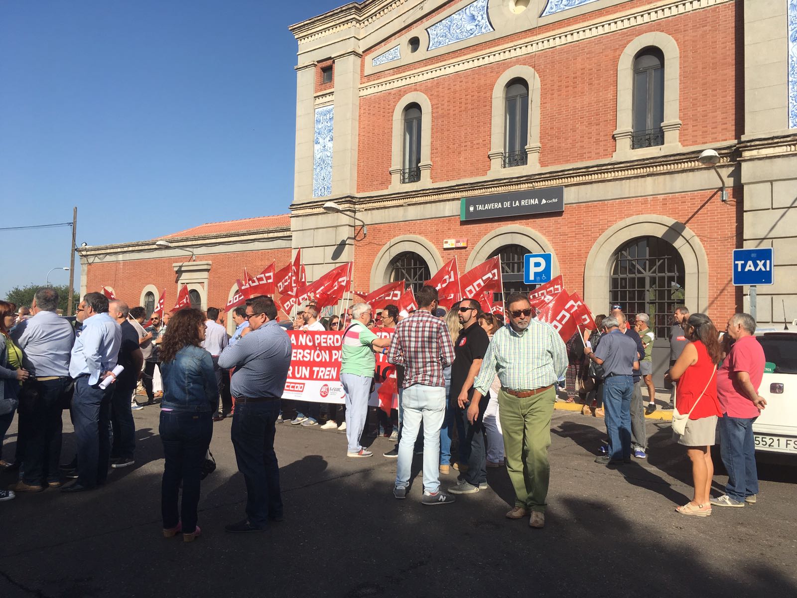 Concentración "por un tren digno" en Talavera.