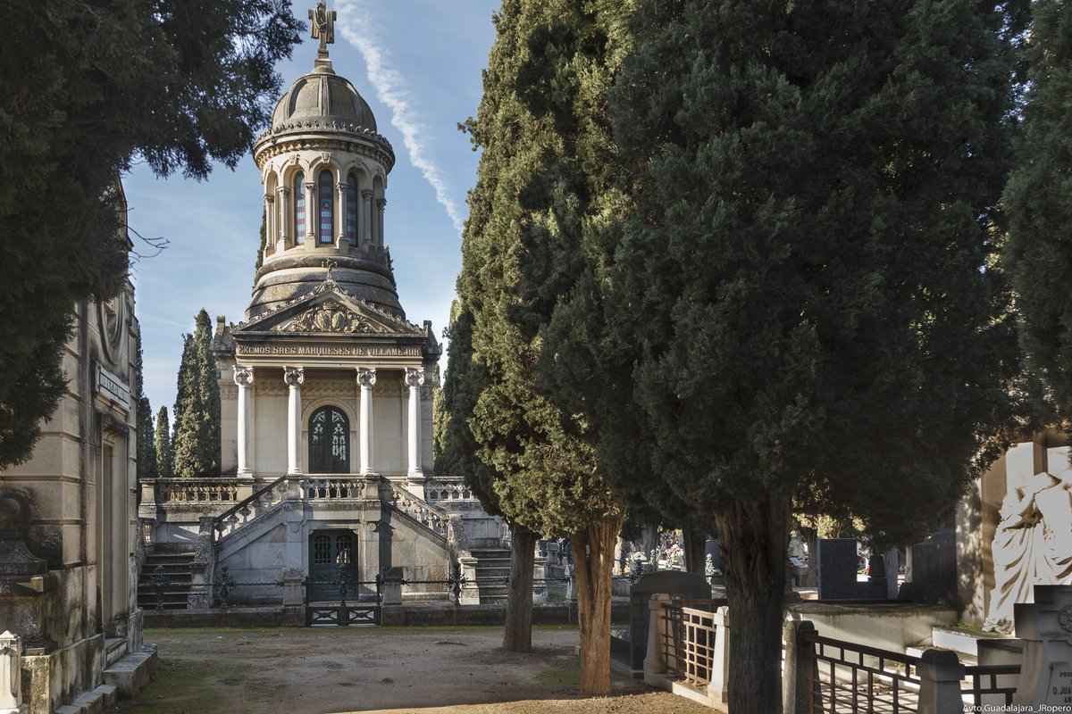 Imagen del cementerio municipal de Guadalajara. Arquitectura funeraria