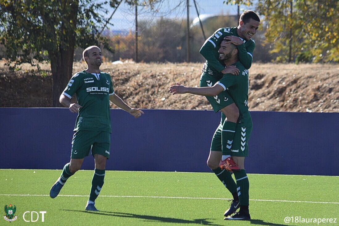 Los jugadores del Toledo celebran su tanto frente al Valladolid B.