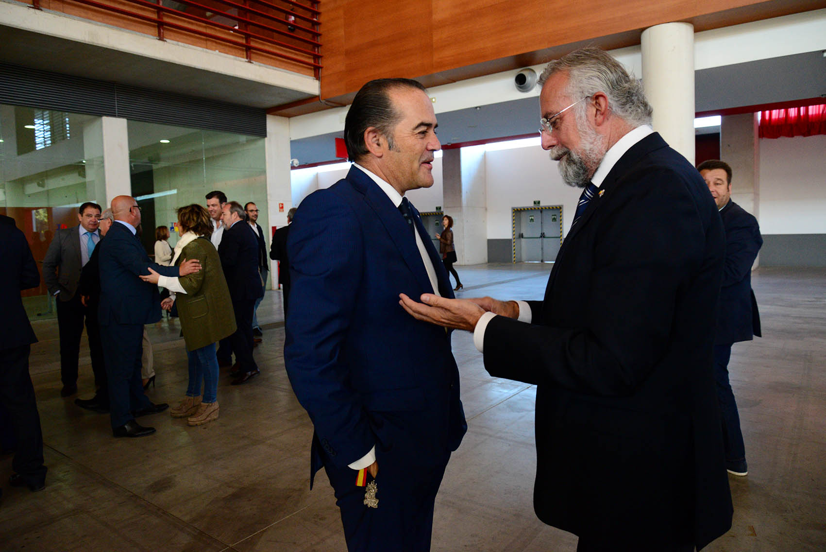 El delegado del Gobierno en Castilla-La Mancha y presidente del PP de Toledo, José Julián Gregorio y el alcalde de Talavera, Jaime Ramos.