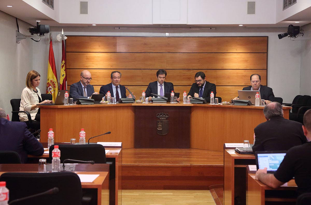 Comisión de Economía y Hacienda para informar de la ejecución presupuestaria del año 2016