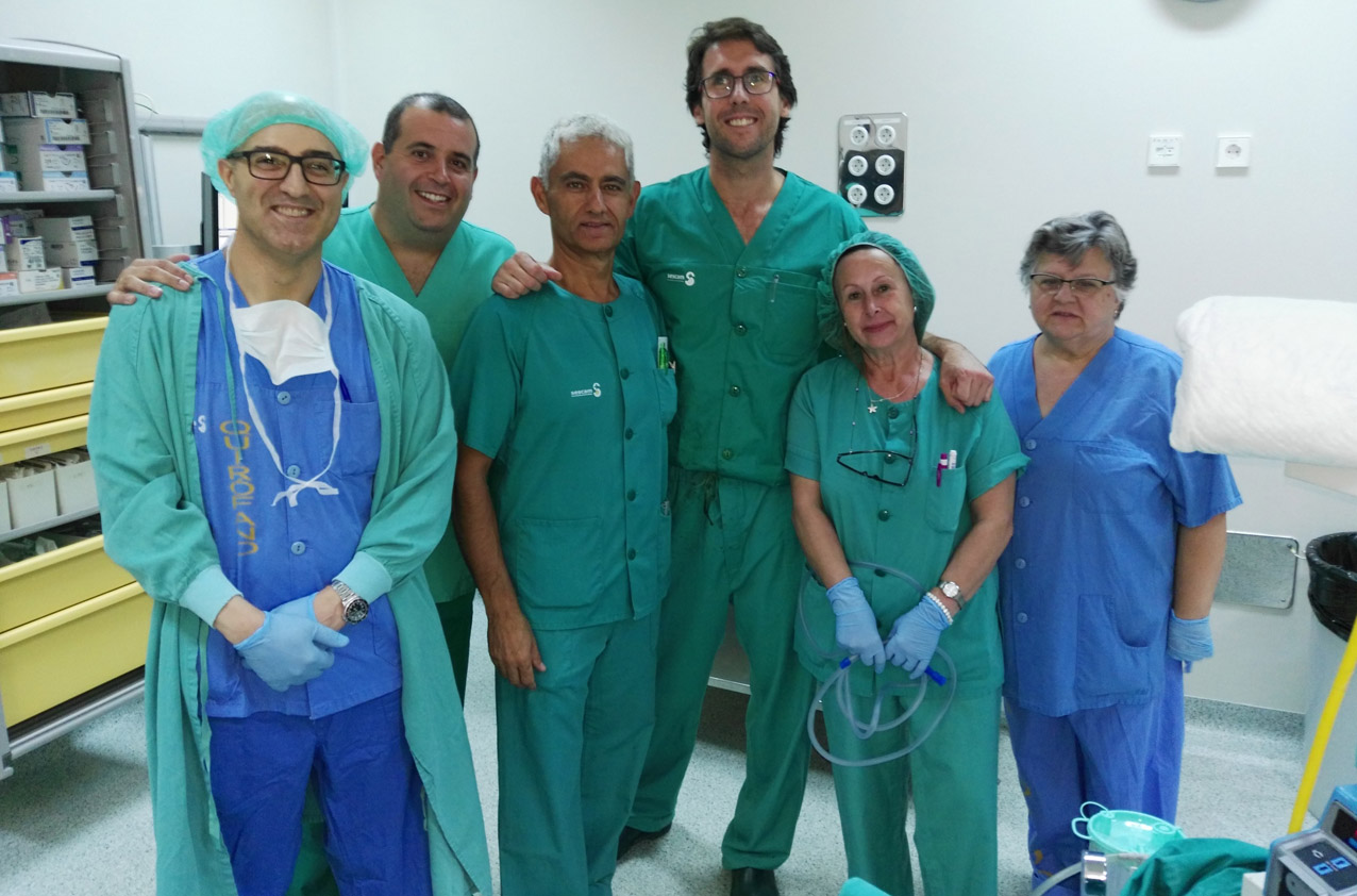 Equipo que se encargó de realizar la intervención mediante endoscopia.