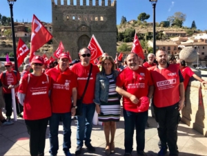 Tolón, en las marchas por unas pensiones dignas (a su derecha, De la Rosa, y a su izquierda, Pedrosa