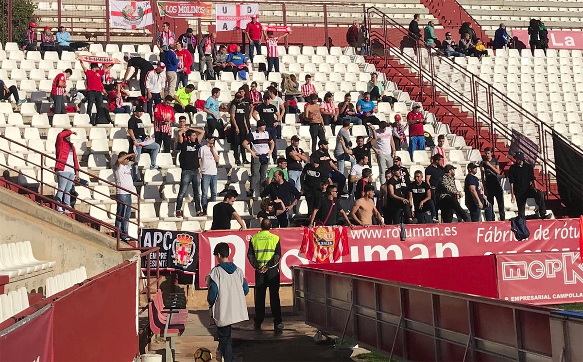 Parte de la afición, en el partido entre el Albacete y el Almería