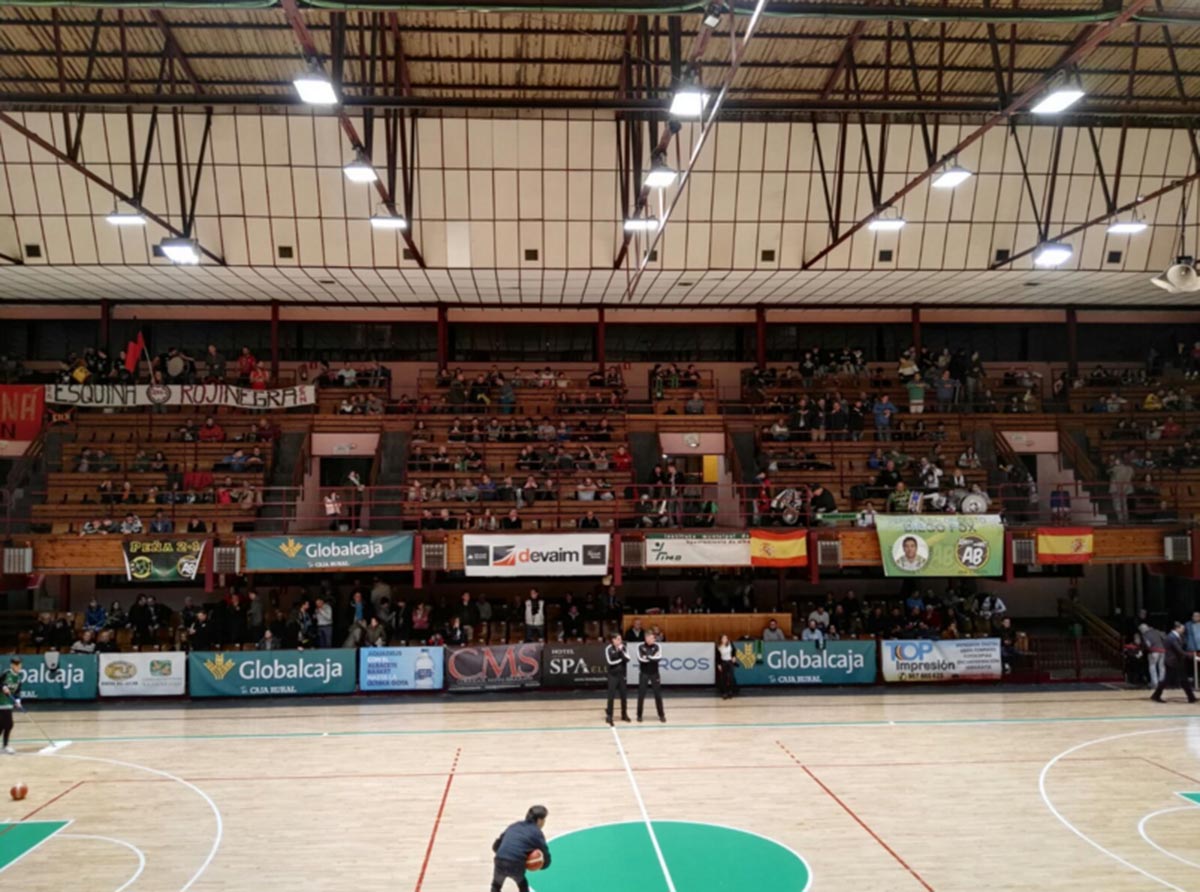 Aspecto de la grada en el partido del Arcos Albacete Basket