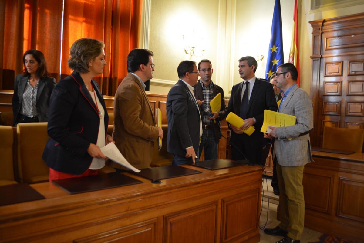 En la foto, bancada socialista de la Diputación de Toledo