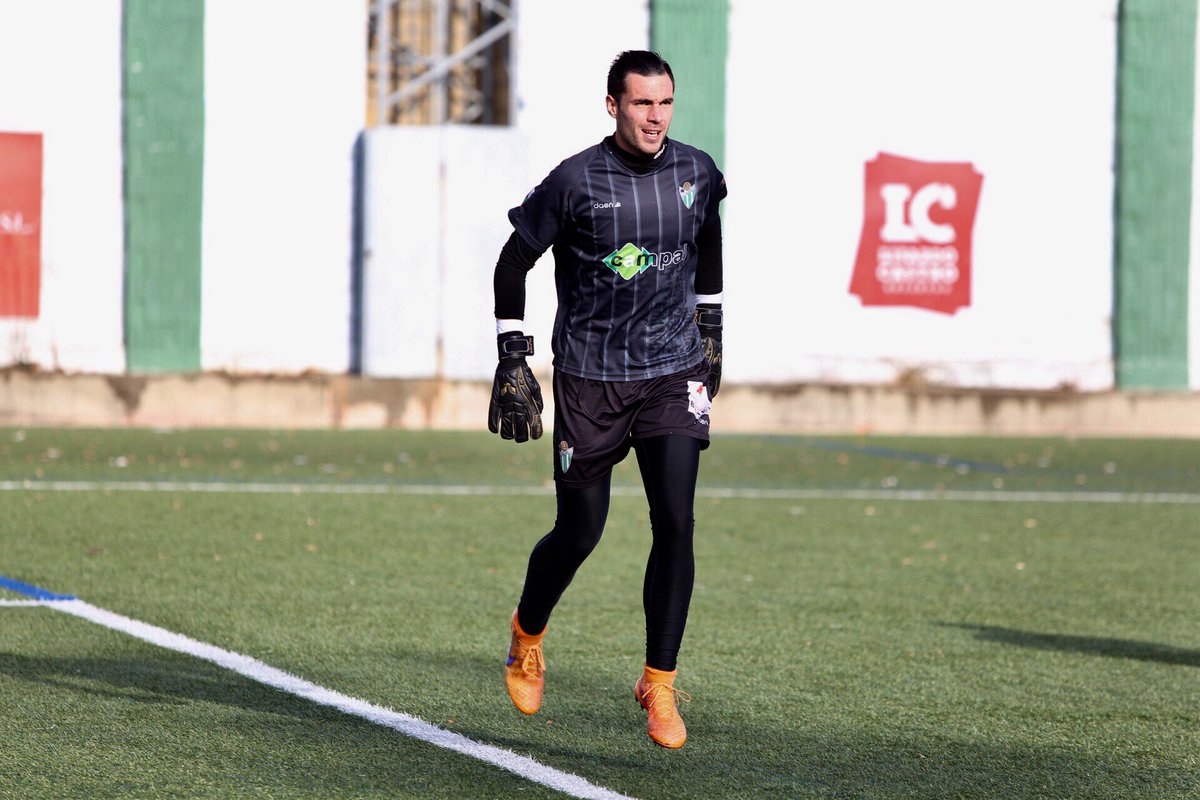 Calentamiento del Guijuelo antes del partido contra el Talavera