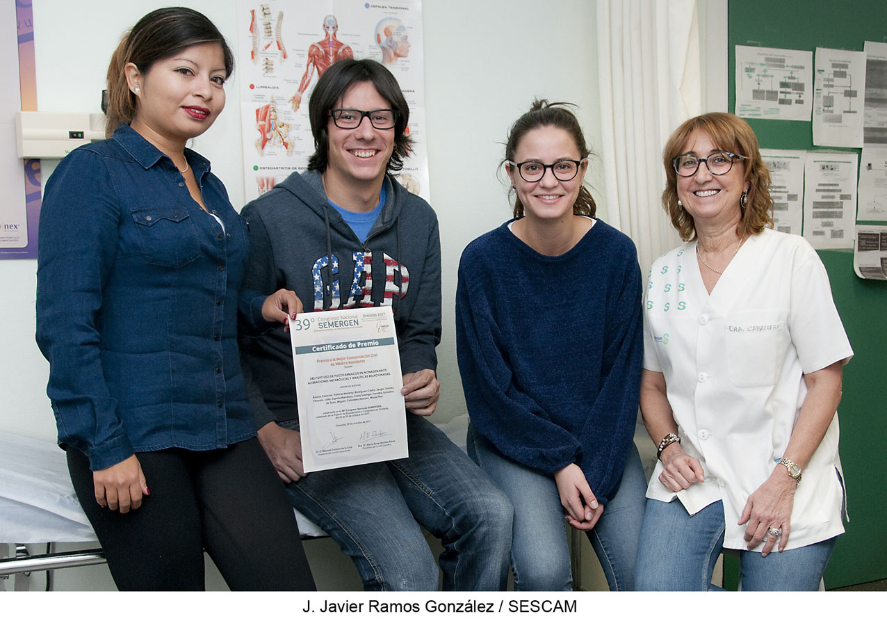 Los médicos del centro de salud Gaudalajara-Sur que han recibido el galardón.