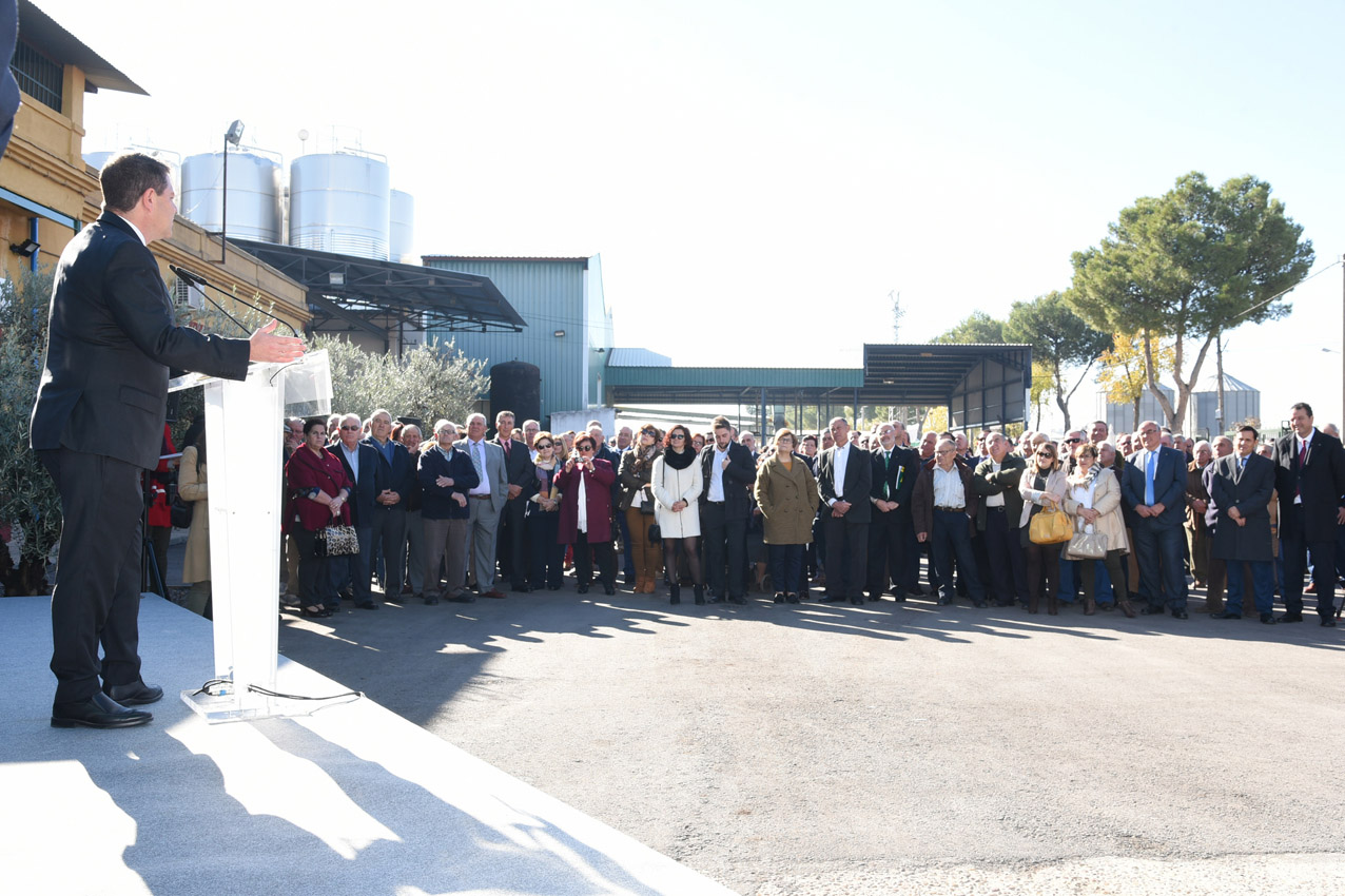 Page inaugurando las mejoras de la cooperativa San Sebastián de Madridejos (Toledo). Rajoy
