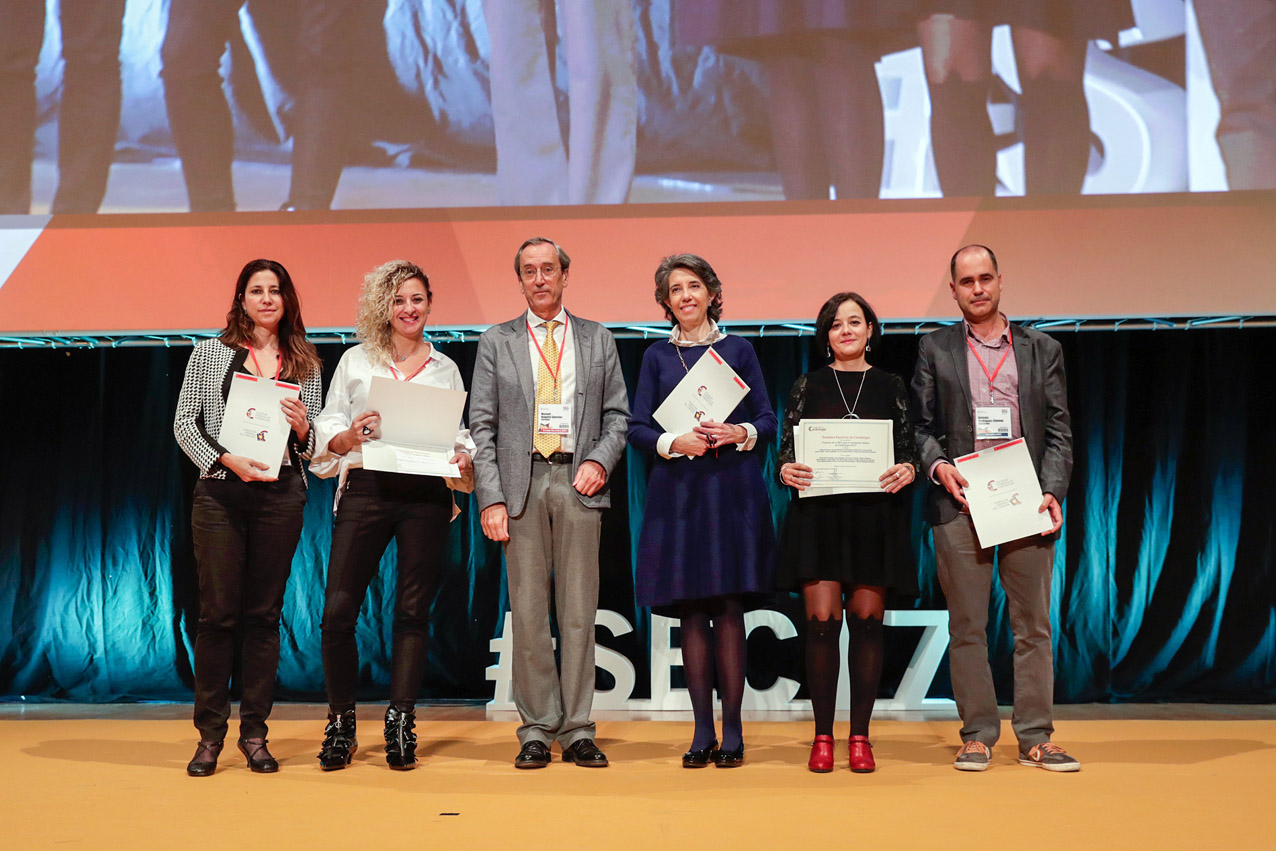 El equipo del Hospital Nacional de Parapléjicos recogiendo el premio,