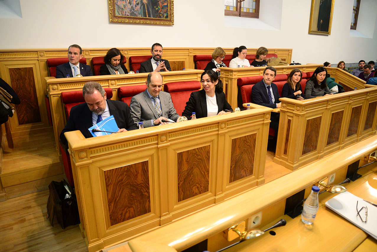 En primer pleno, los miembros del Grupo Municipal del PP en el Ayuntamiento. Labrador