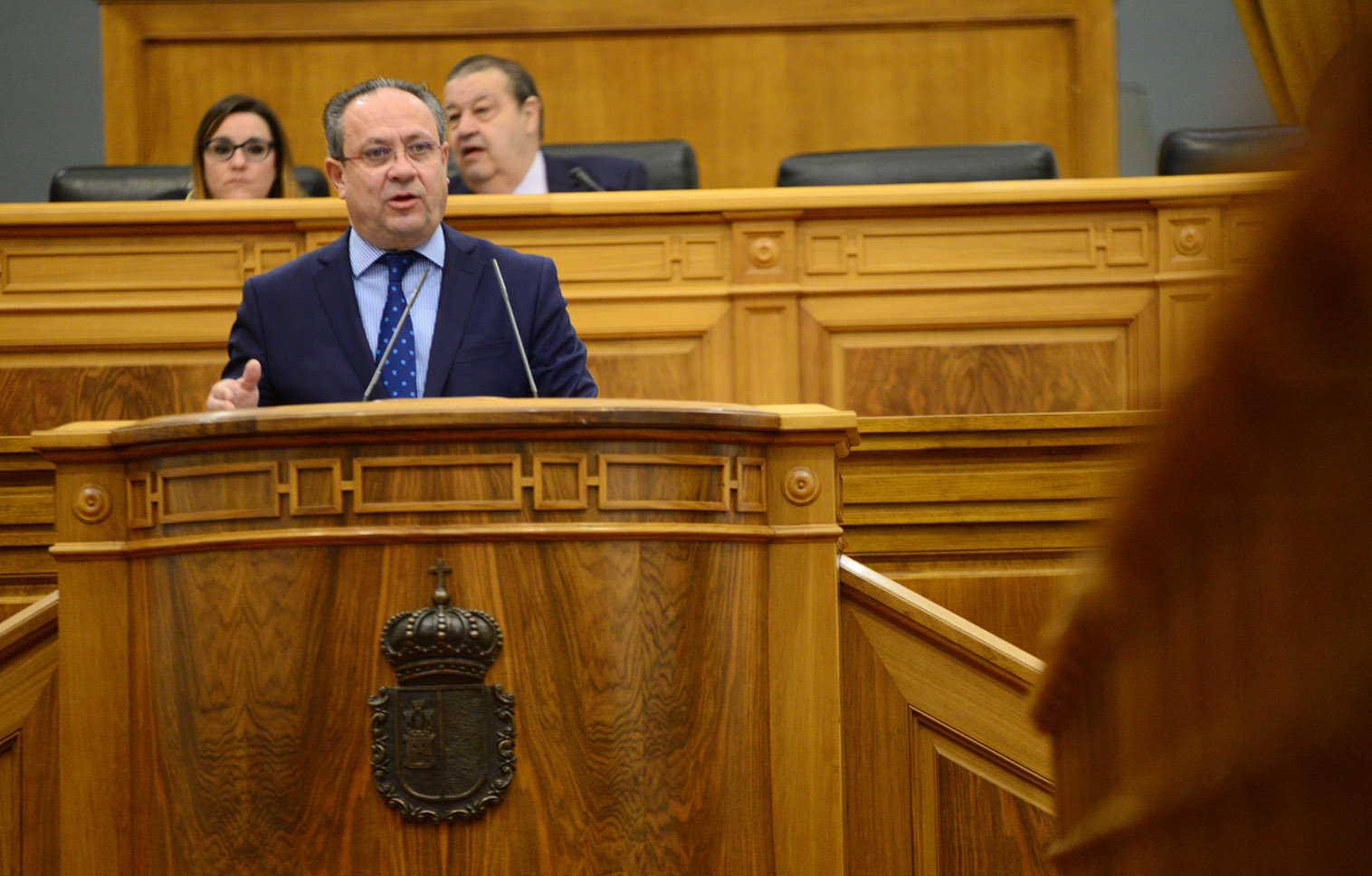 En el tribuna de las Cortes de CLM, el consejero de Hacienda y Administraciones Públicas, Juan Alfonso Ruiz Molina. tasa de desempleo