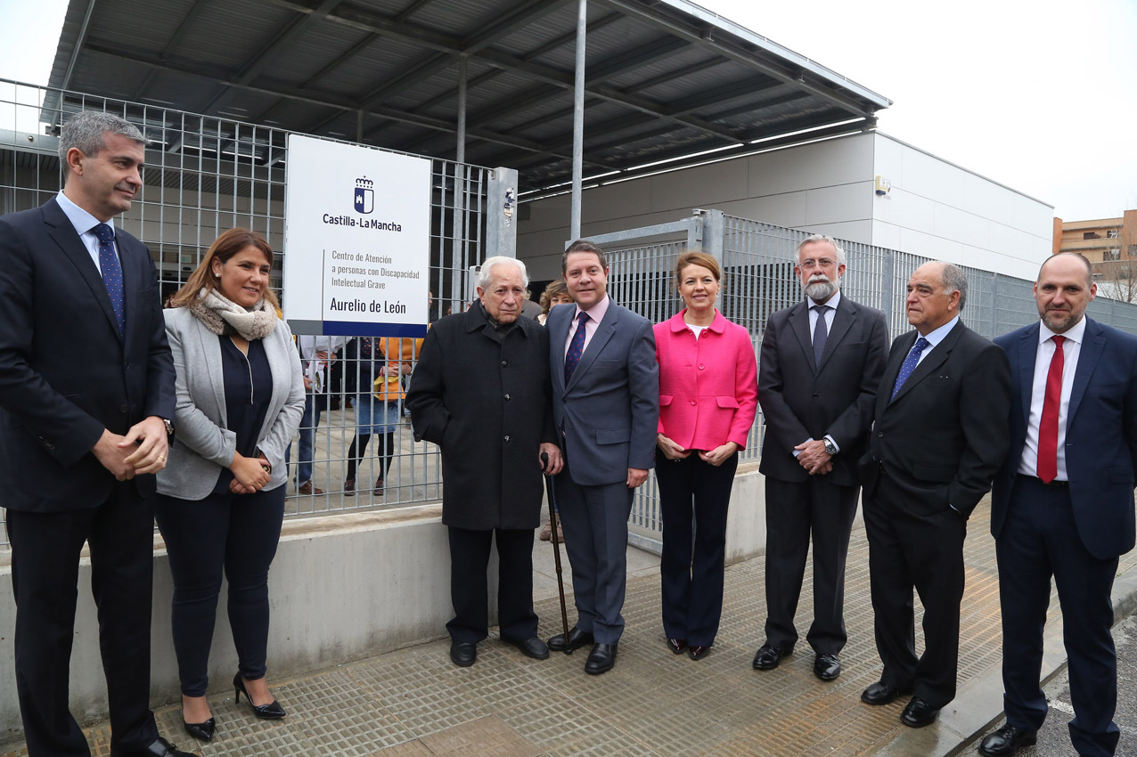 Inauguración del Centro de Atención a las Personas con Discapacidad Grave "Aurelio de León". detección precoz Cáncer