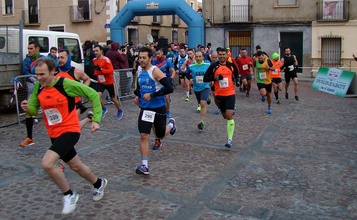 Salida de la V San Silvestre Peñas de San Pedro (Albacete)