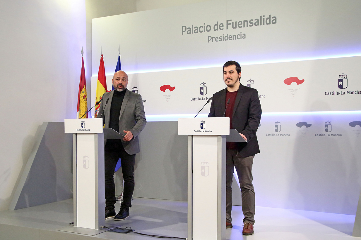 El vicepresidente segundo del Gobierno regional, José García Molina, y el director general de Participación Ciudadana, José Luis García Gascón,