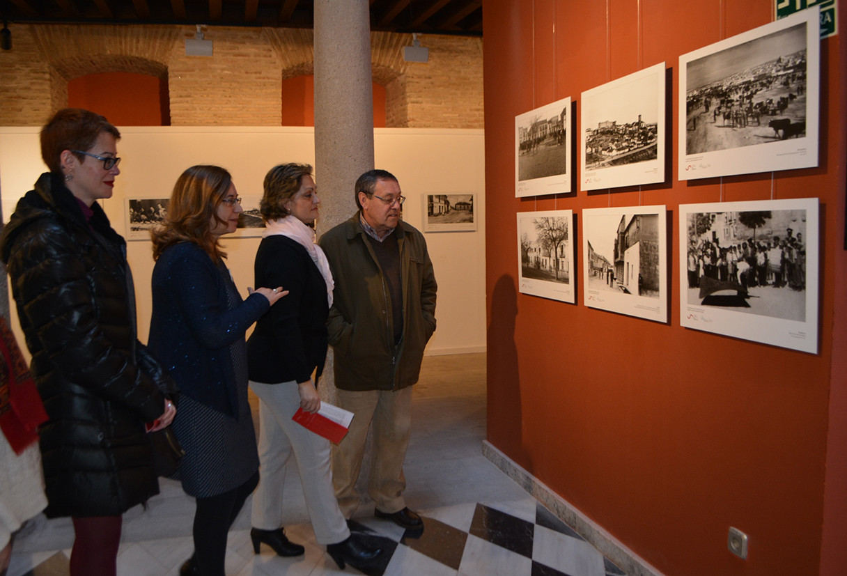 Exposición de fotografías de los años 50 y 60 en el Centro Cultural San Clemente.