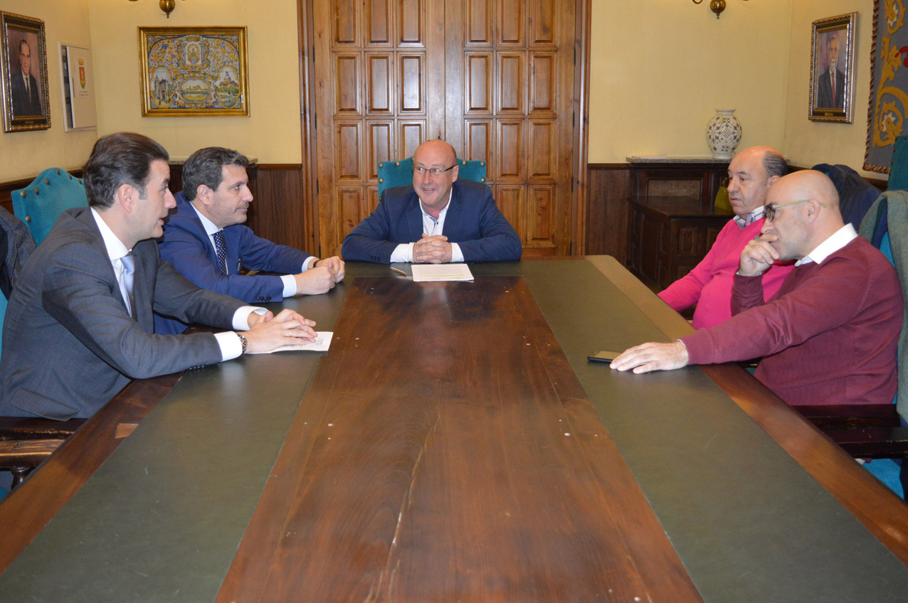 Reunión entre representantes de empresarios y Ayuntamiento de Talavera.
