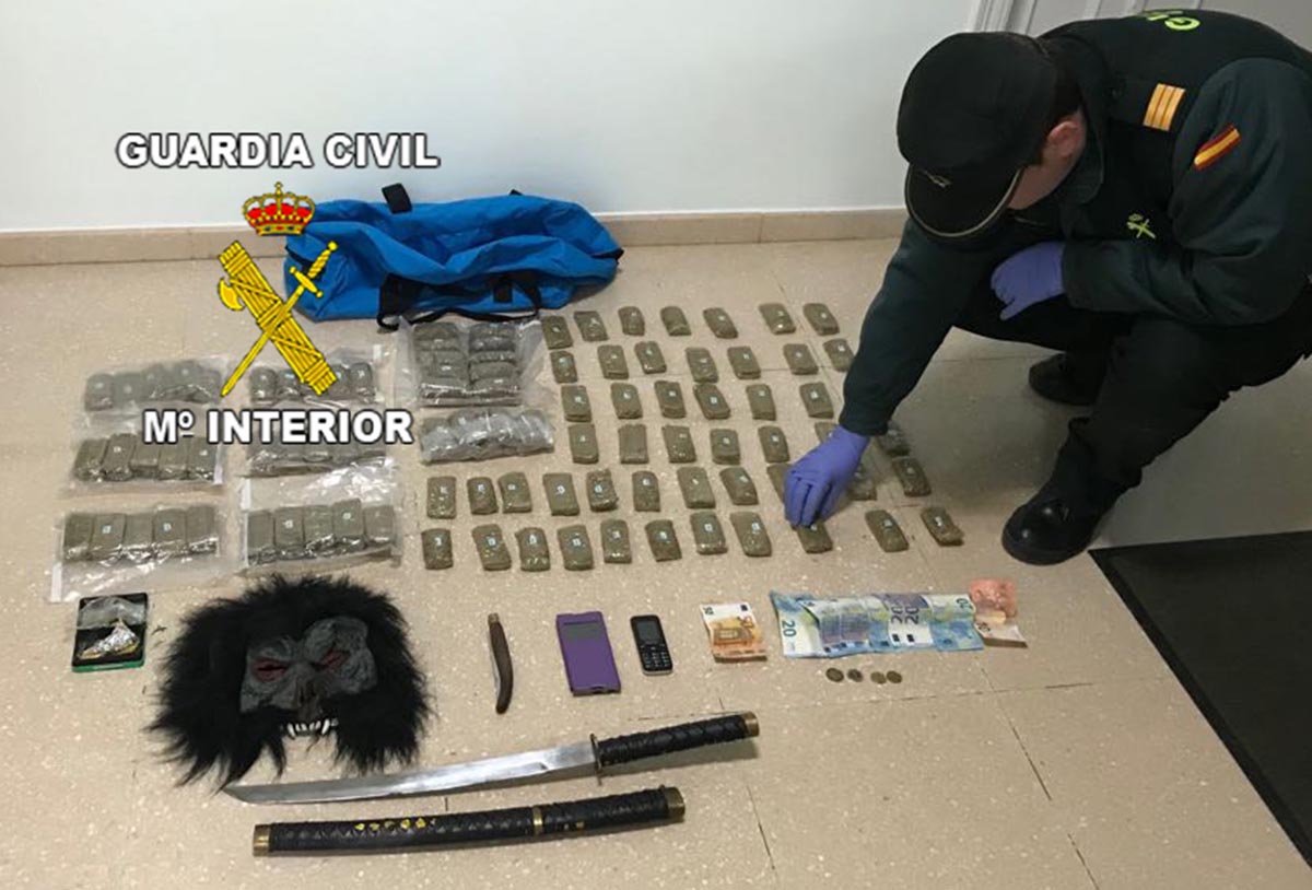 Material intervenido en Almuradiel por la Guardia Civil