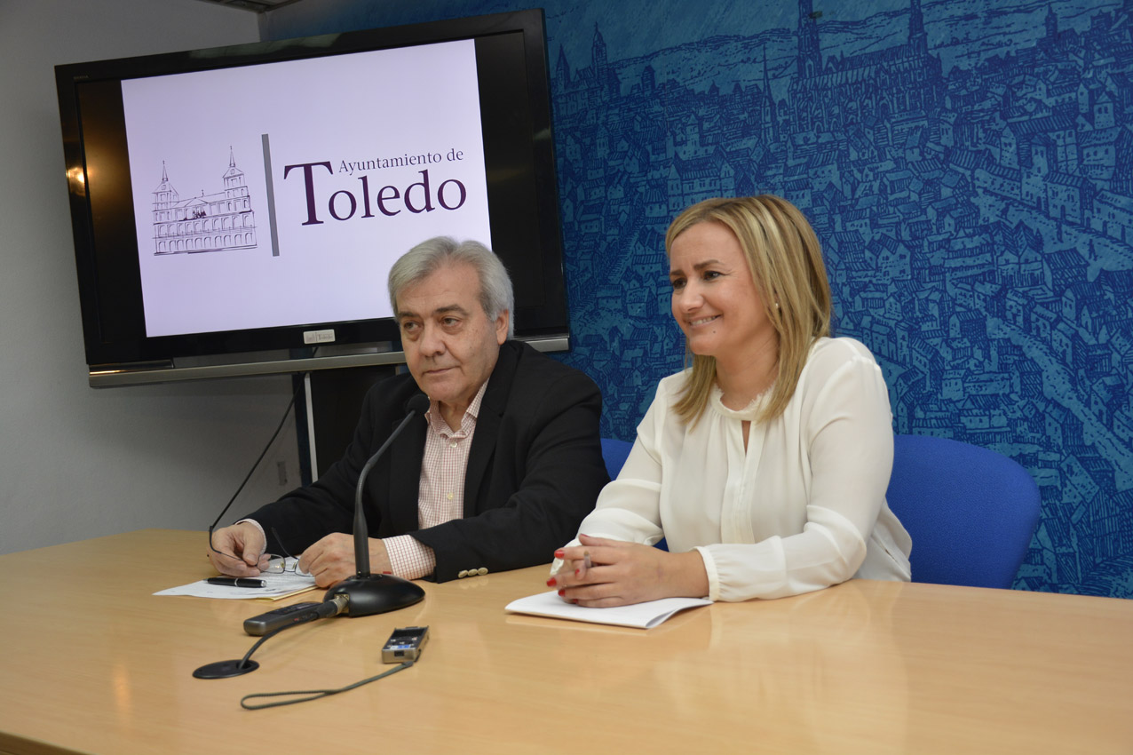 Juanjo Pérez del Pino y Maite Puig, concejales de Movilidad y de Festejos, respectivamente, en el Ayuntamiento de Toledo. Reyes Magos
