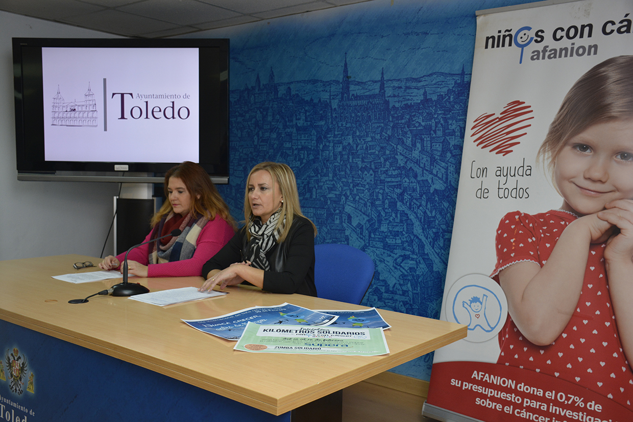 María Teresa Puig, concejala de Familia y Eva Ocaña, vicepresidenta de Afanion presentan los actos del Día Mundial del Niño con Cáncer.