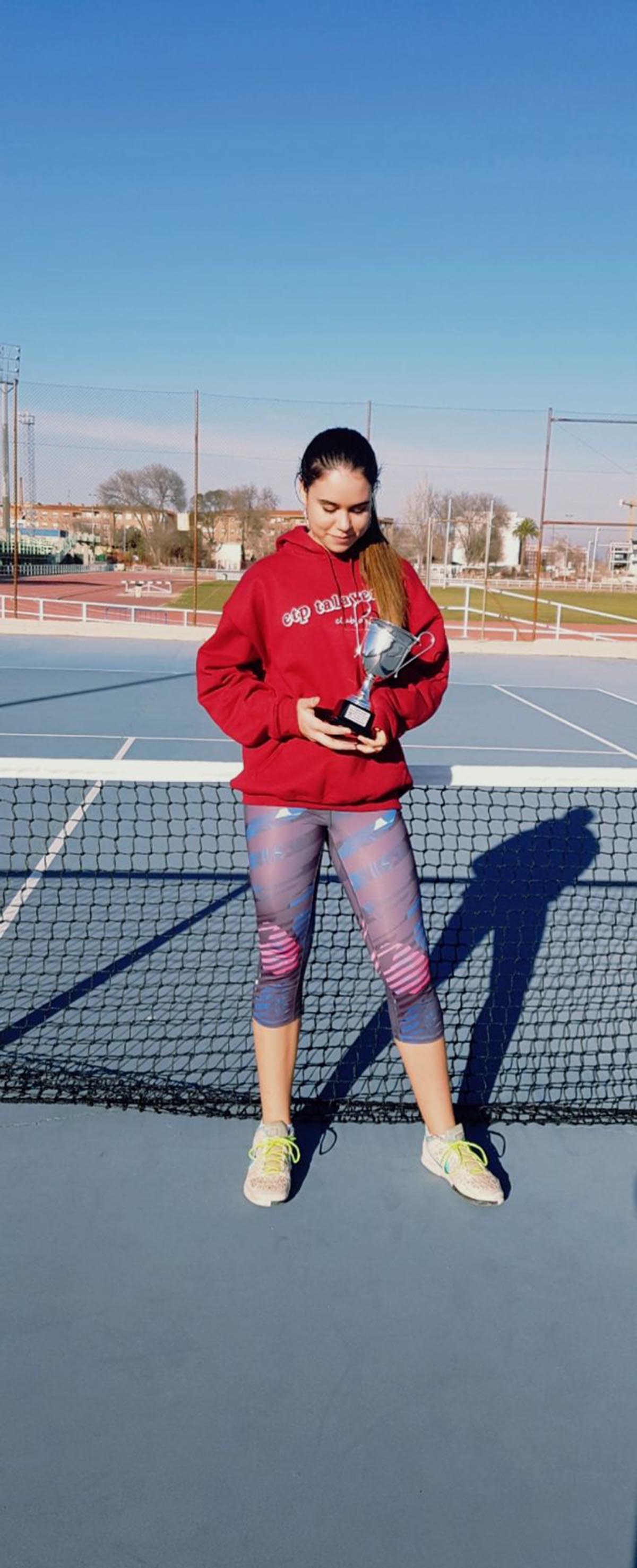 Ángela Juárez, ganadora del torneo de tenis Copa de Plata