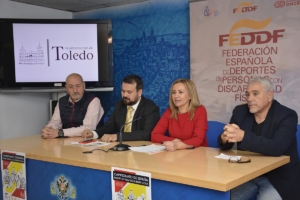 Maite Puig y Juan Ramón Amores, presentando el Campeonato de España de baloncesto en silla de ruedas