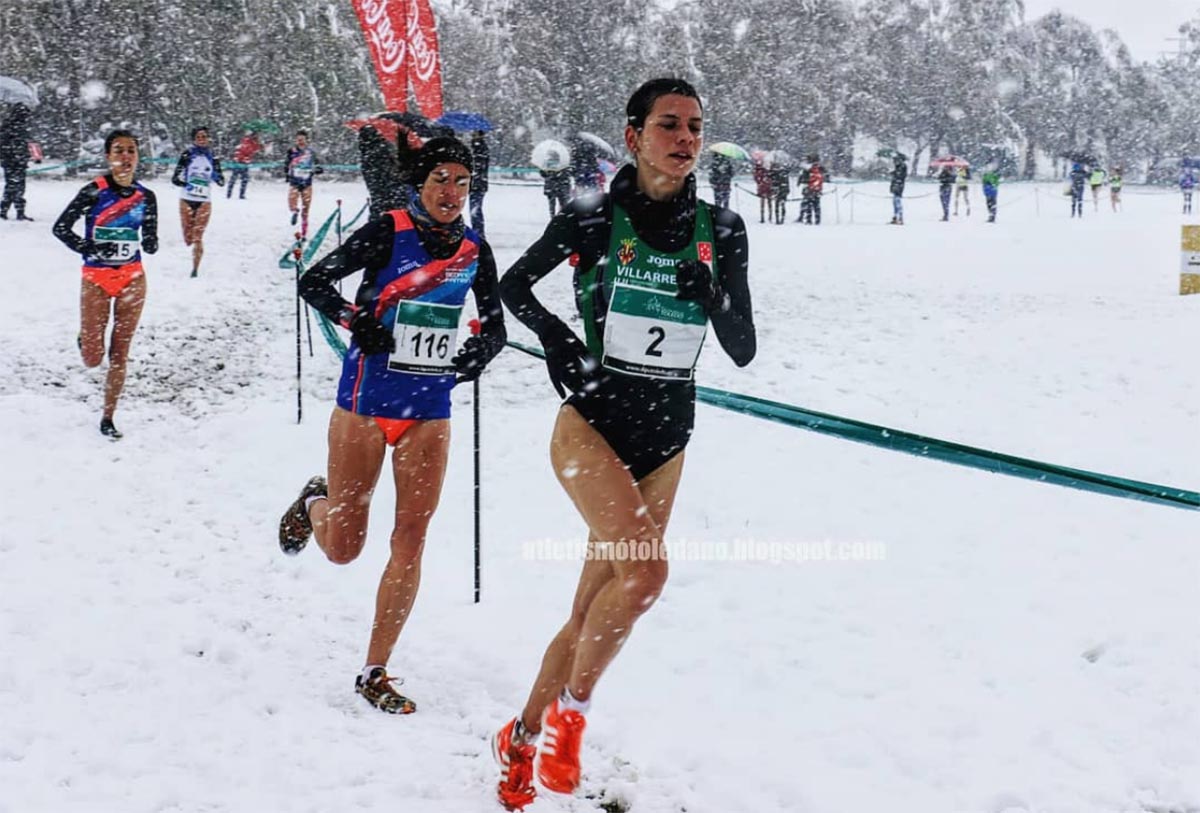 Irene Sánchez-Escribano, bajo la "mundial" de nieve en el Cross de Sonseca