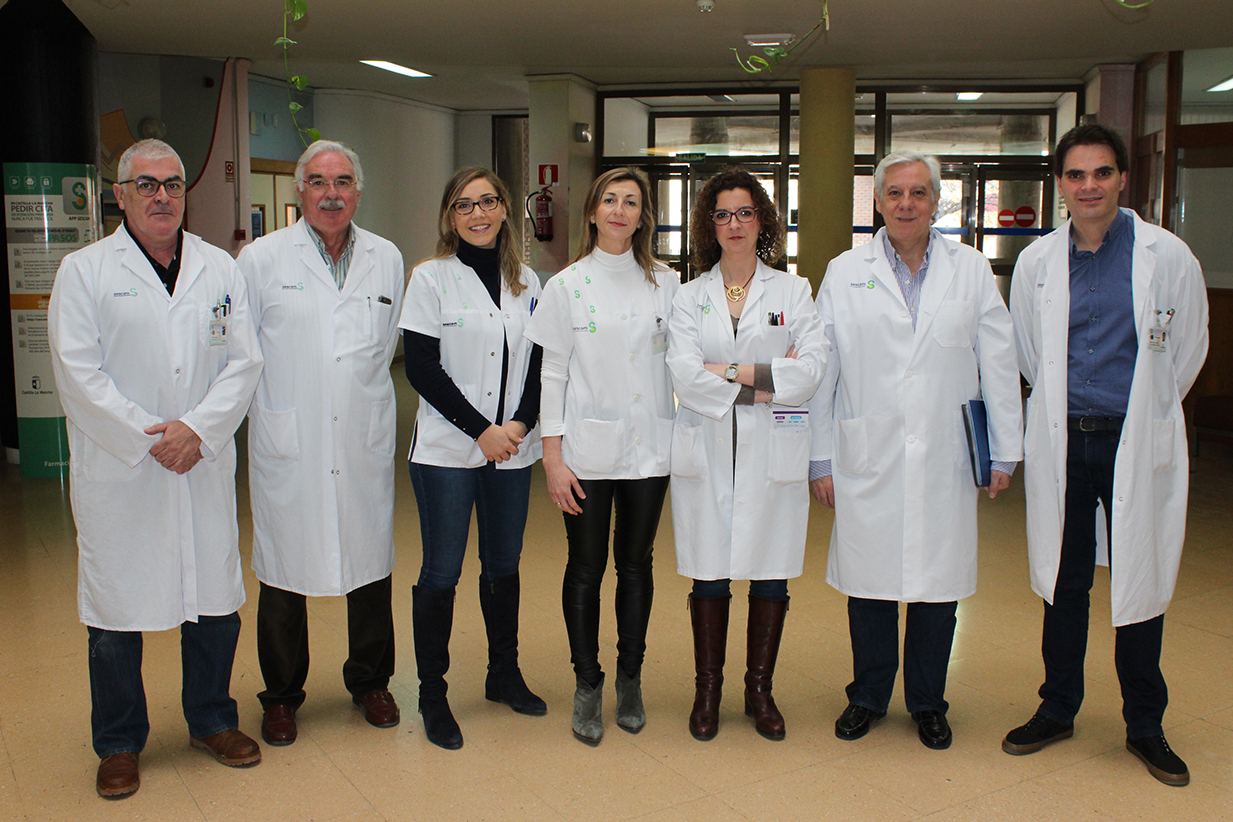Equipo de cirujanos y neurofisiólogos del Hospital de Albacete.