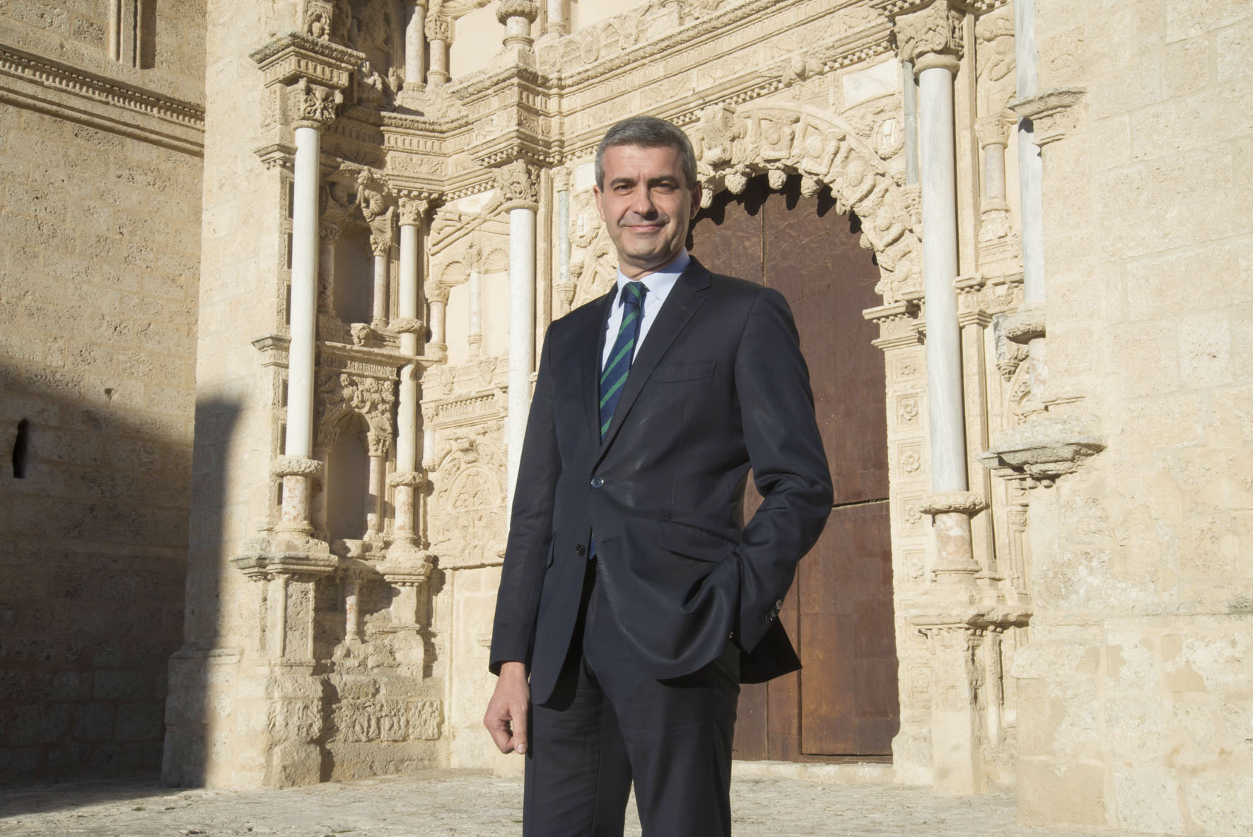 Álvaro Gutiérrez, presidente de la Diputación de Toledo, en la Colegiata de Torrijos.