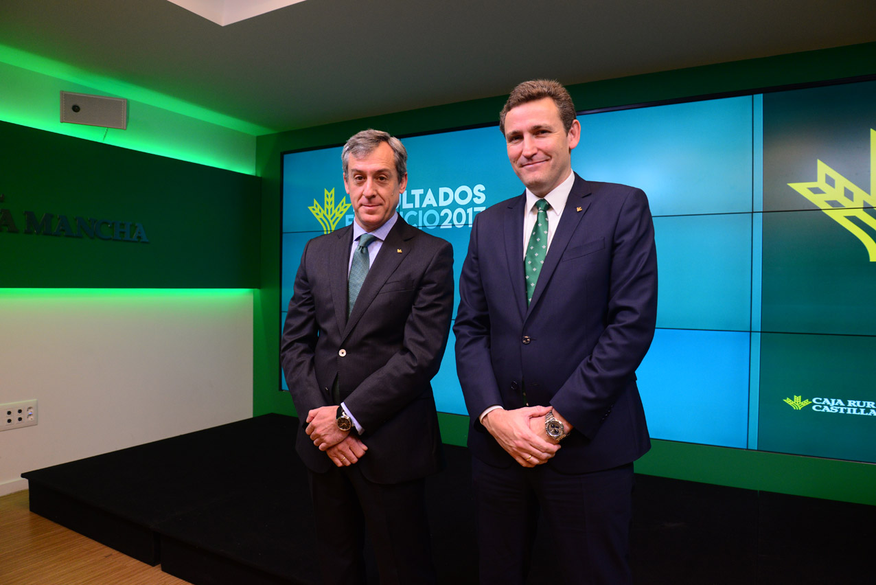 Javier López Martín y Victor Manuel Martín, presidente y director general de Caja Rural Castilla-La Mancha.