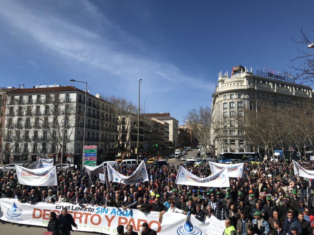 Regantes del Levante español manifestándose en Madrid.
