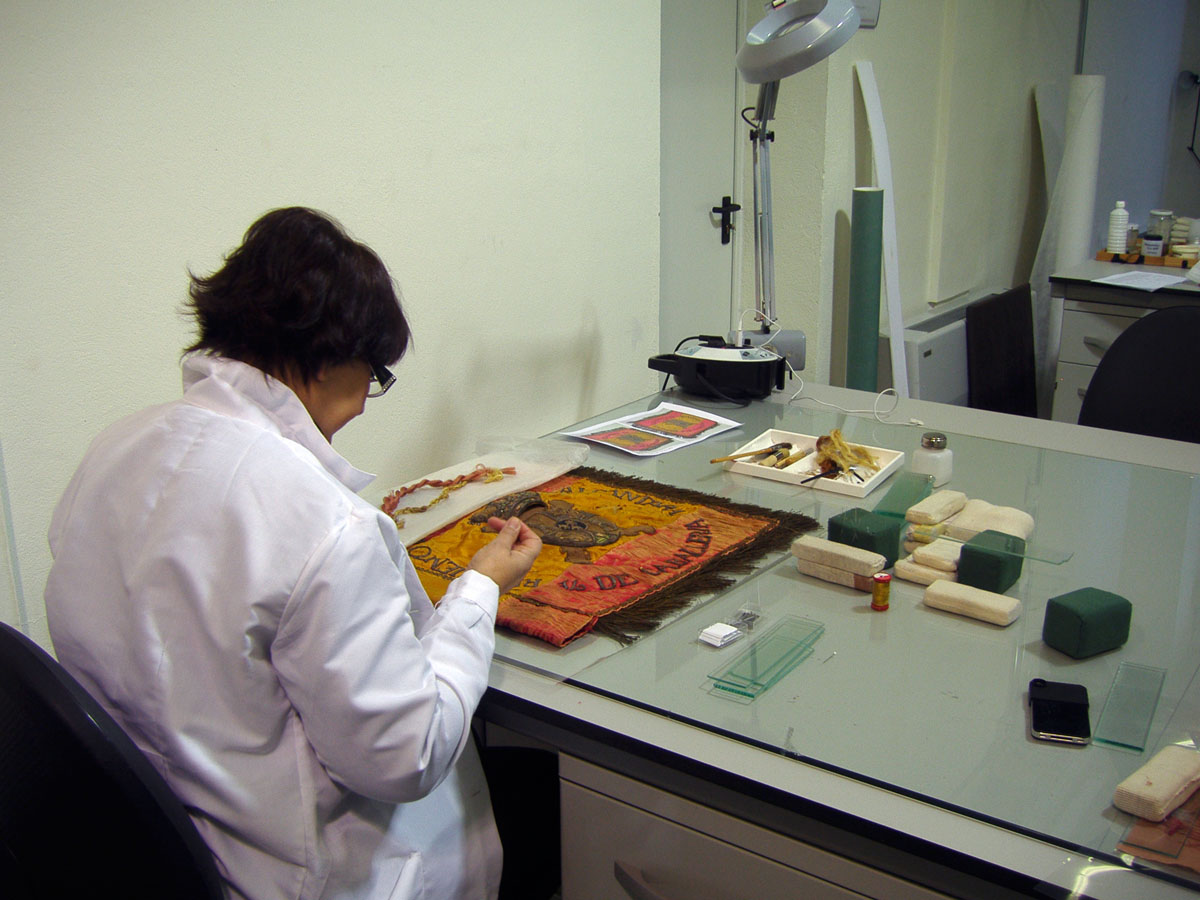 Trabajos de restauración en el Museo del Ejército.