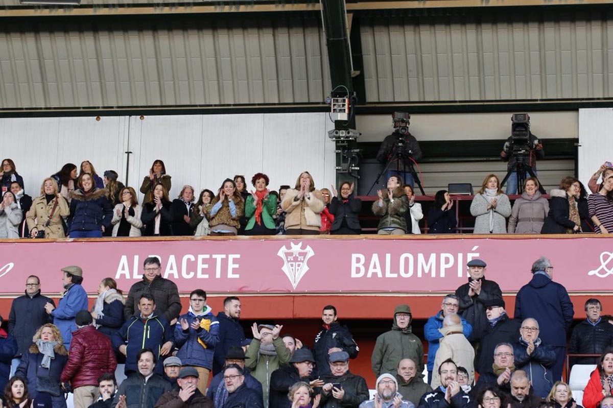 El Albacete se sumó al homenaje a las mujeres