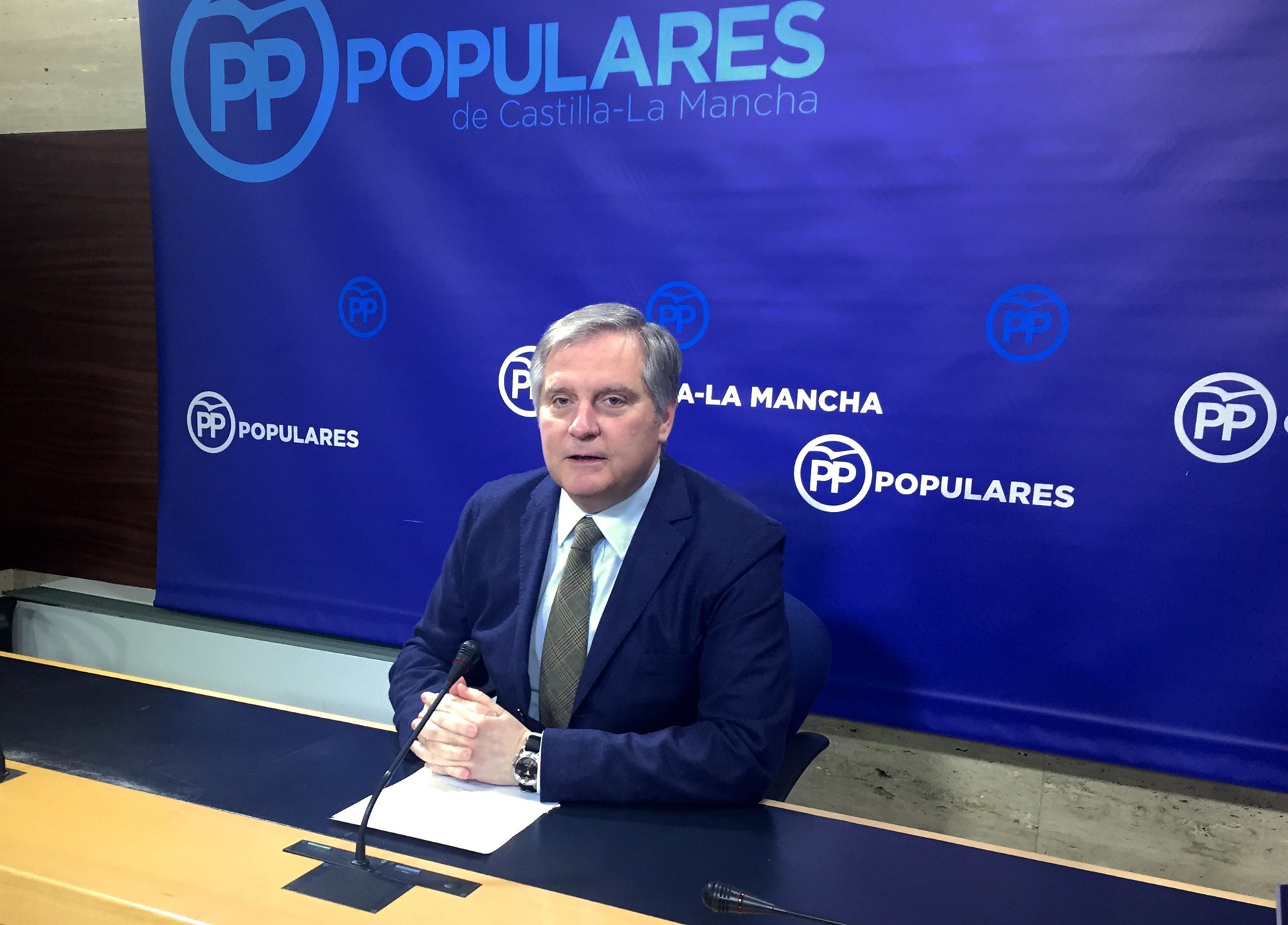 El portavoz del Grupo Popular en las Cortes de CLM, Francisco Cañizares. page psoe