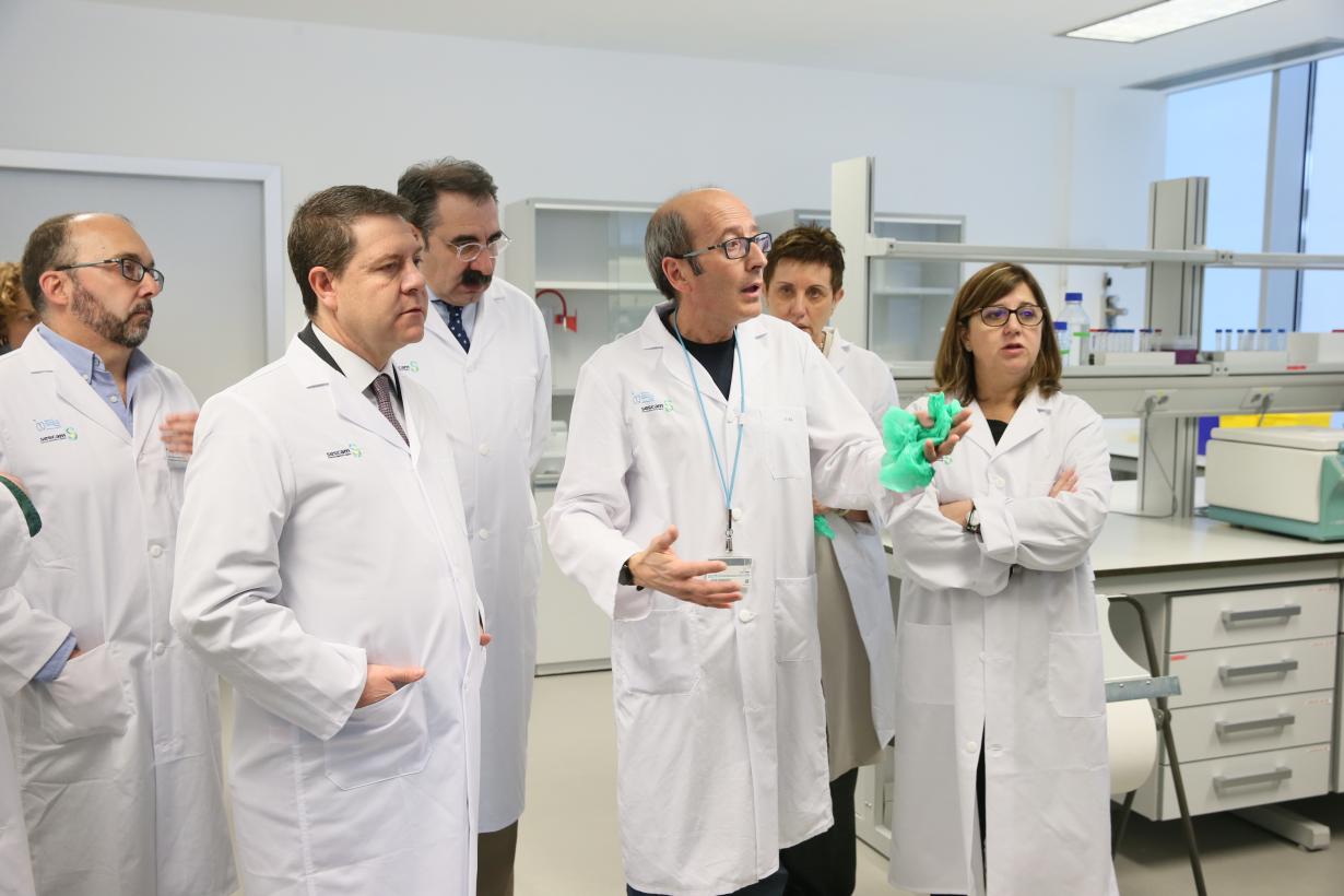 Emiliano García-Page y Jesús Fernandez Sanz han visitado las instalaciones del Hospital Nacional de Parapléjicos.