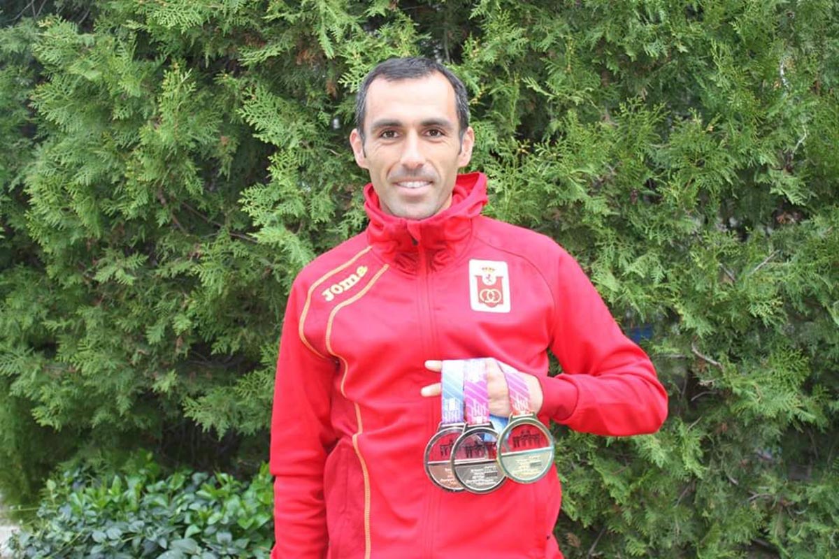 Pedro Vega, tres medallas en el Europeo máster