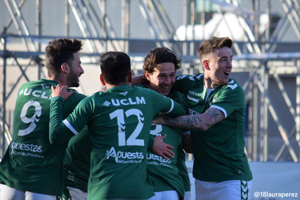 Alegría del Toledo tras uno de los goles al Fuenlabrada