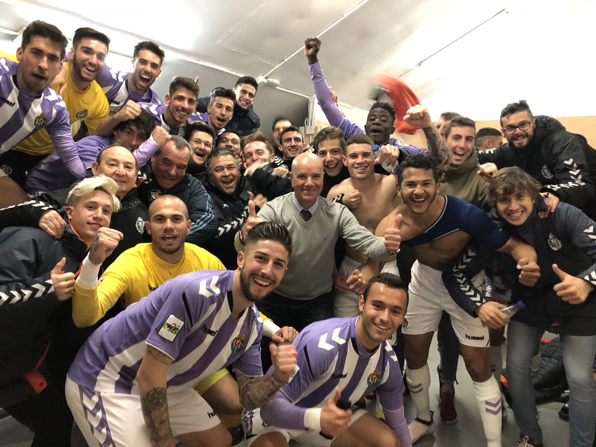 Los chicos del Valladolid B, festejando el triunfo