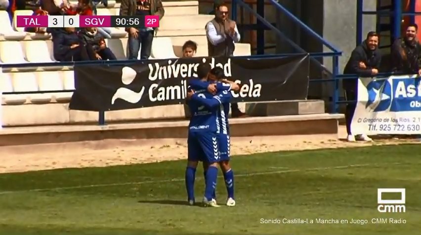 Los jugadores del Talavera celebran el tercer gol del encuentro.