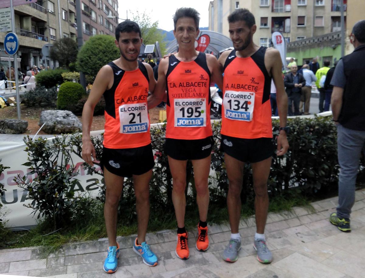 De izquierda a derecha: Omar, Severino y Boucetta