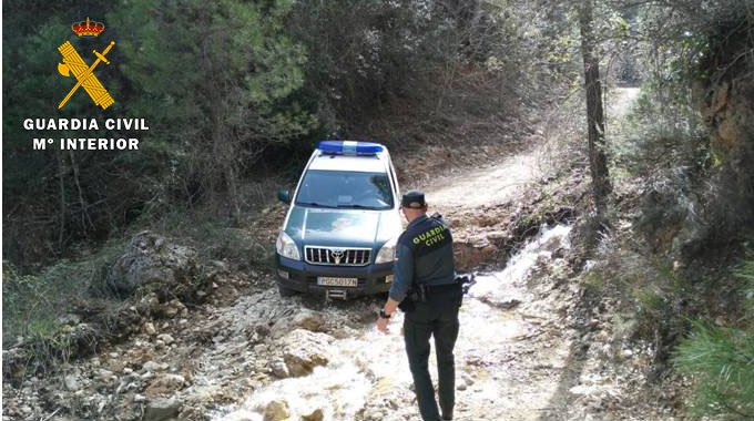 Rescate de la Guardia Civil de dos senderistas en el Parque Natural del Río Mundo.