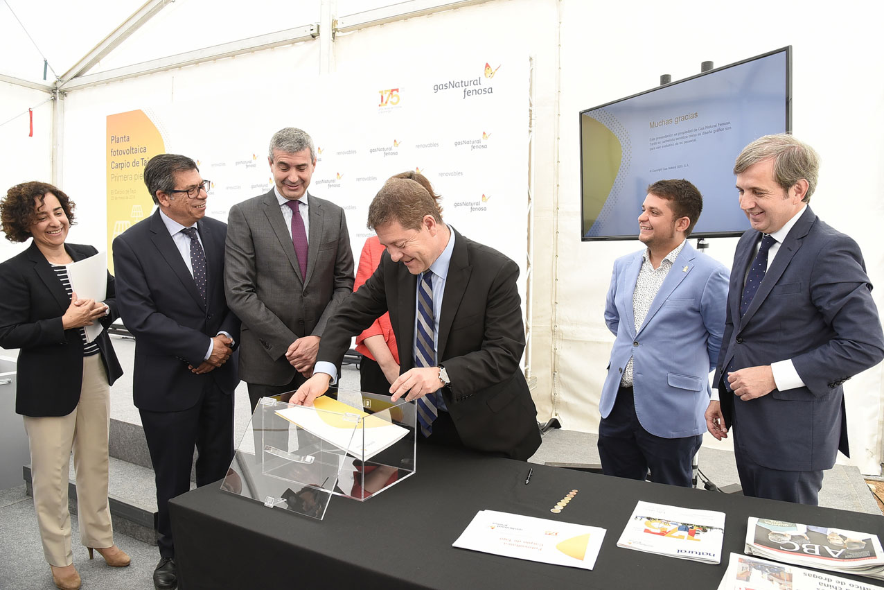 Primera piedra de la planta de energía fotovoltaica en El Carpio de Tajo (Toledo). energías renovables