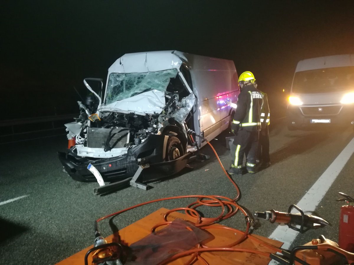 Imagen del accidente ocurrido en la A-3 a la altura de Pozorrubielos de La Mancha (Cuenca).