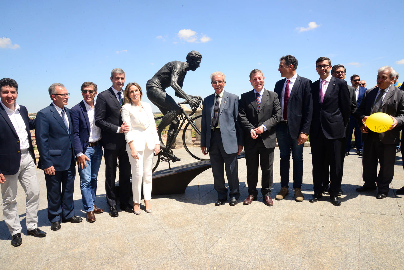 La estatua de Bahamontes, un exitazo