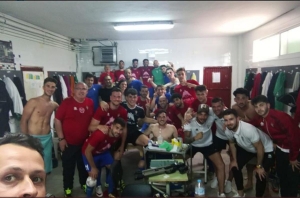 Los jugadores del Villarrobledo, eufóricos tras eliminar a la UD Lanzarote