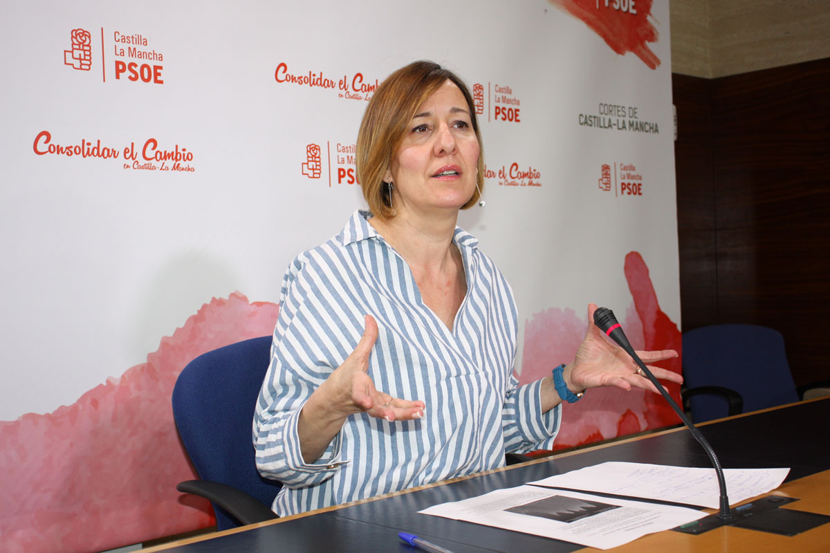 La portavoz del PSOE en las Cortes regionales, Blanca Fernández.