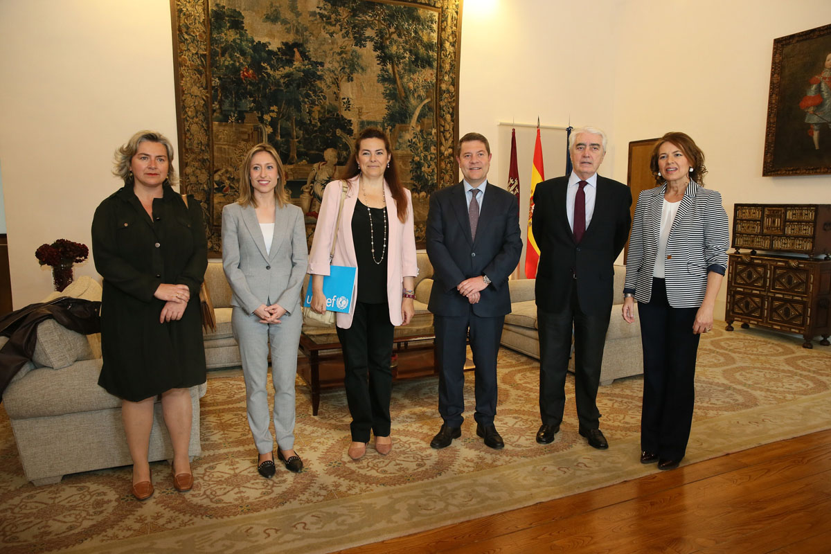 Encuentro de Emiliano García-Page y Aurelia Sánchez con Unicef.