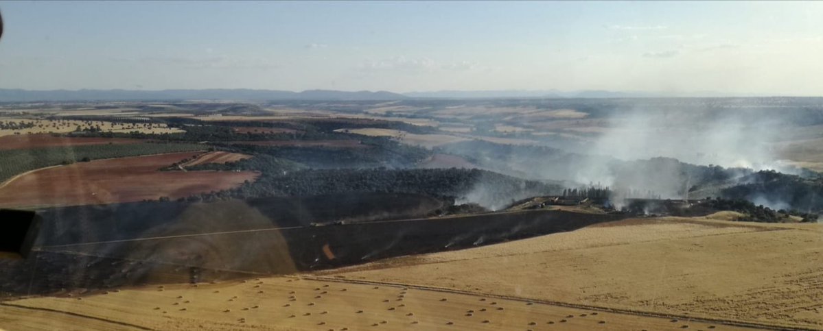 Así estaba el incendio de La Pueblanueva ayer, jueves 21.