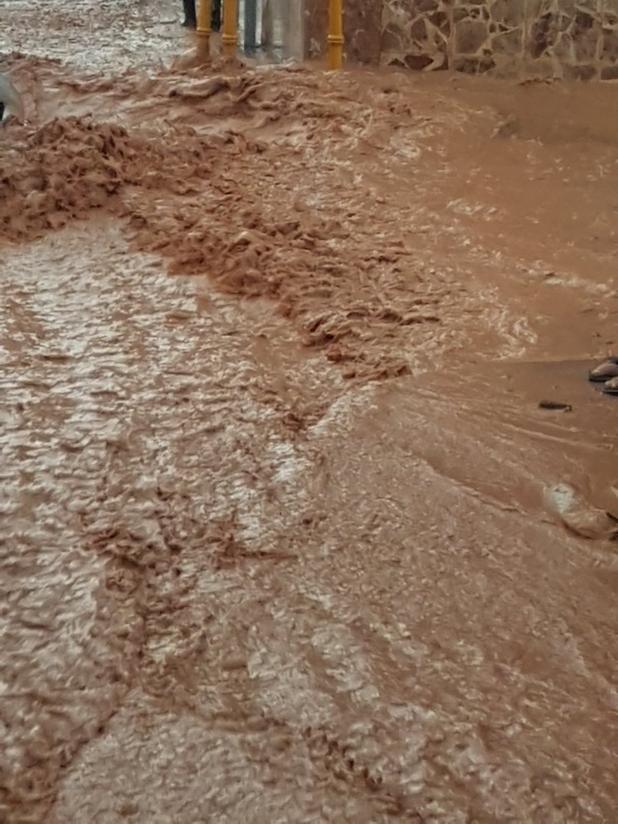 Así bajaba una de las calles de Quintanar del Rey.
