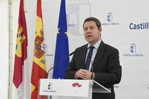 Emiliano García-Page en Seseña, donde ha colocado la primera piedra de un nuevo colegio en el barrio del Quiñón.